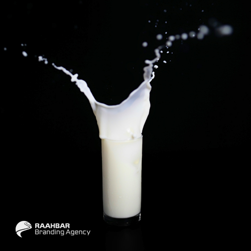 تصویر یک لیوان شیر، به عنوان یادآوری برند ماهشام